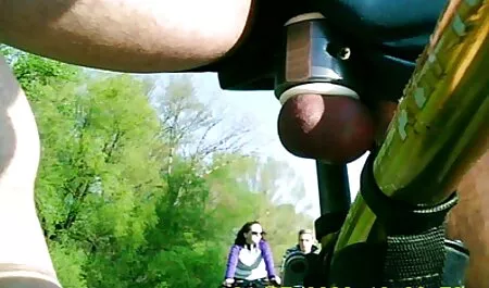 Proprietario del dipendente con divisa strappata, nel retto, mentre porno estremo mature quelli si preme la vite in bocca.