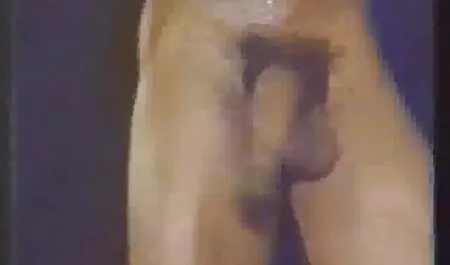 Ragazze con grandi occhi donne mature massaggi ingoiare duro prima di scopare in figa.