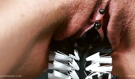 Sesso con video mature gratis una donna in uniforme della polizia.