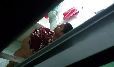 Sexy ragazza seduta sulle due ragazze milf porno totale .