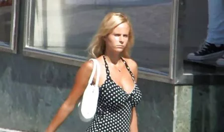 Adolescenti lesbiche in lingerie bianca mature grasse inculate in cima