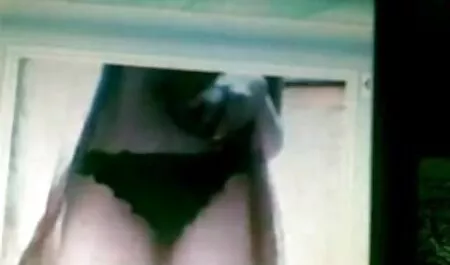 Biondo falling su il farm ragazzi nonne anziane nude