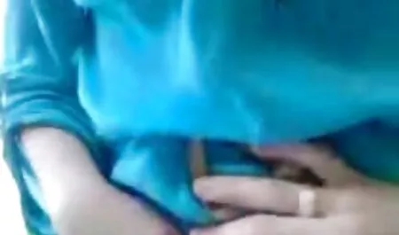 Una donna russa con una vagina che non donne mature sexi è strappata per dare il casting senza togliersi le scarpe.