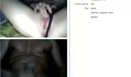 Le ragazze vendono foto e i video porno di donne mature loro corpi