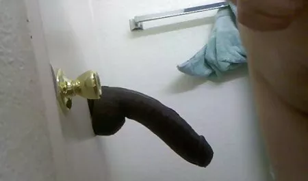 Una bella bruna porno donne mature amatoriale caduta agitazione