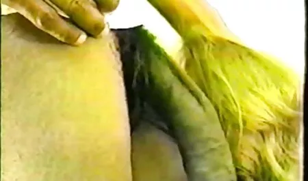 Bionda ha un mature nude porche orgasmo.