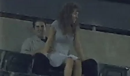 La MAMMA schiaccia molto porno gratis milf e ci sono mutandine per masturbarsi con un pene.