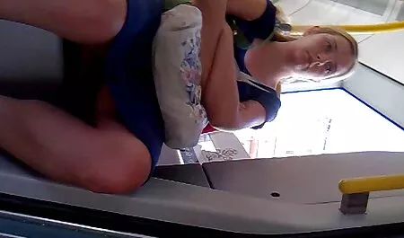 Ria San prendere in giro due colleghi porno signore amatoriale e dando loro un culo