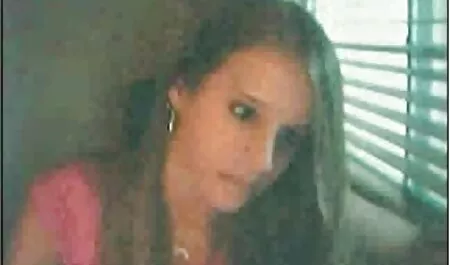 Rondini uomo avere sesso su il strada milf a gambe aperte