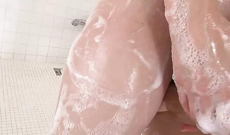 Un ragazzo che per primo gira donne mature pelose video, persone con una ragazza