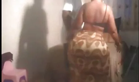 Una ragazza usa un giocattolo donne mature bocchinare sul cervello e lei ti scoperà.