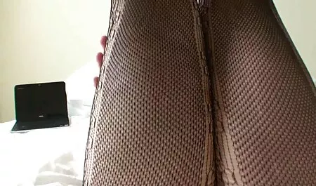 Tedesco donna bionda con tatuaggi sul suo corpo per un uomo in milf tettone nude gomma a un certo punto