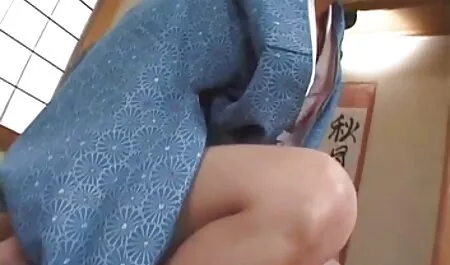 Una ragazza russa di 45 anni con videopornodonnemature un dildo nella vagina ha una fantasia con un cazzo in mano.
