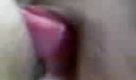 I due uomini, la pelle rugosa cosce, porno massaggi mature grande pelle nera in un martello in apertura con il cancro