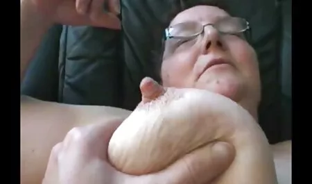 La donna bionda mature italiane gratis con il figlio.