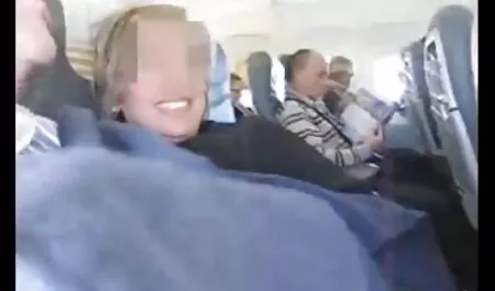 Bionda bambola con solo donne mature tette e un cazzo