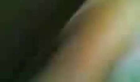 Hole milf italiana xxx uno studente che è sottile tra le gambe e provoca un grosso errore in un uomo