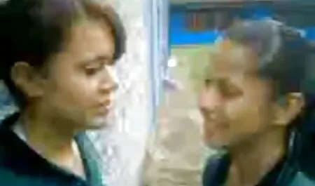 Faker ha tirato sua madre in macchina milf italiane film alla stazione di servizio.