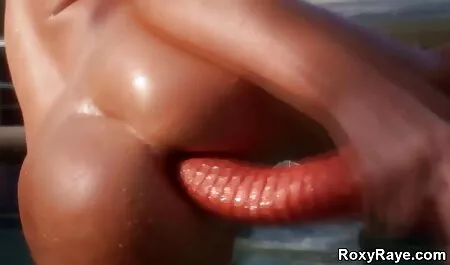 Due ragazze per un ragazzo, anche donne mature piedi con quelli che sono
