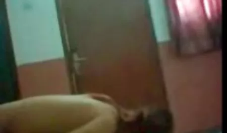 L'operatore si sedette nel suo cappello, l'occupazione degli americani. scopate con mature