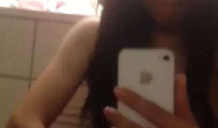 Sesso con il film porno con donne mature barista e una spogliarellista