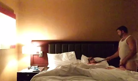 La ragazza video porno donne cinquantenni che servirà due uomini al più alto livello